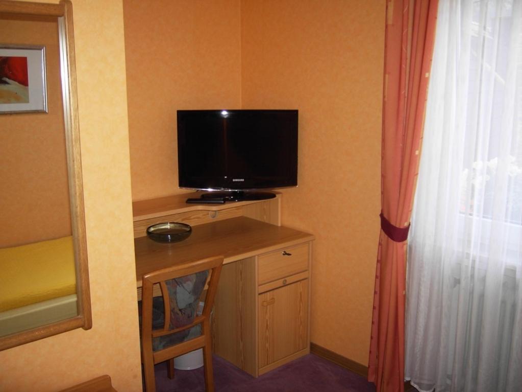 Weinstube Pension Moselbluemchen Zeltingen-Rachtig Extérieur photo