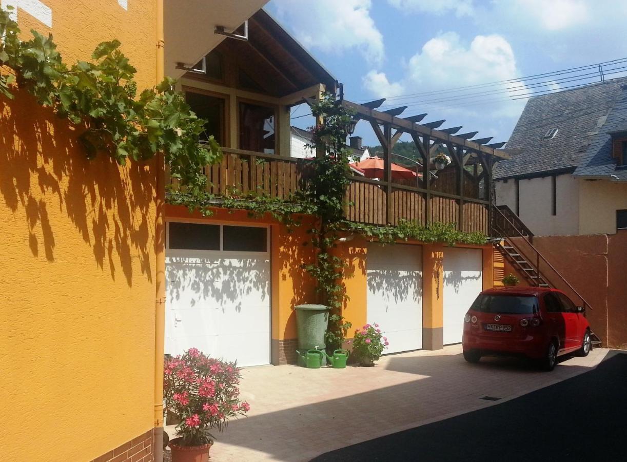 Weinstube Pension Moselbluemchen Zeltingen-Rachtig Extérieur photo