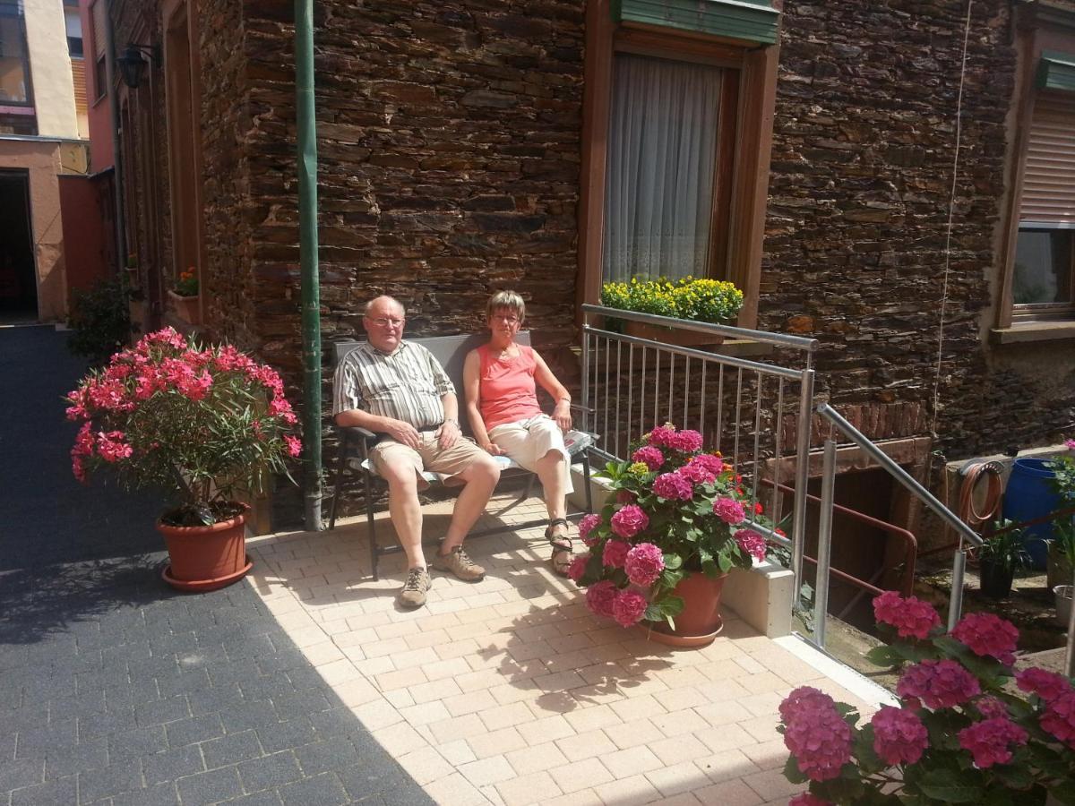 Weinstube Pension Moselbluemchen Zeltingen-Rachtig Extérieur photo