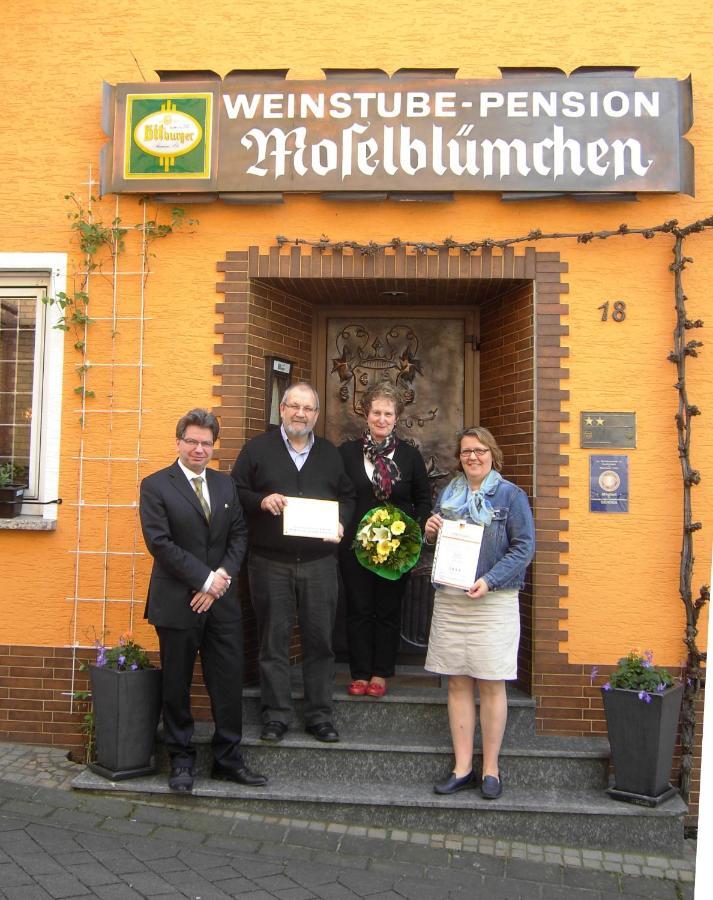 Weinstube Pension Moselbluemchen Zeltingen-Rachtig Extérieur photo